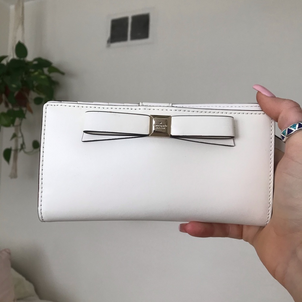 Off-white leather Kate Spade bow wallet